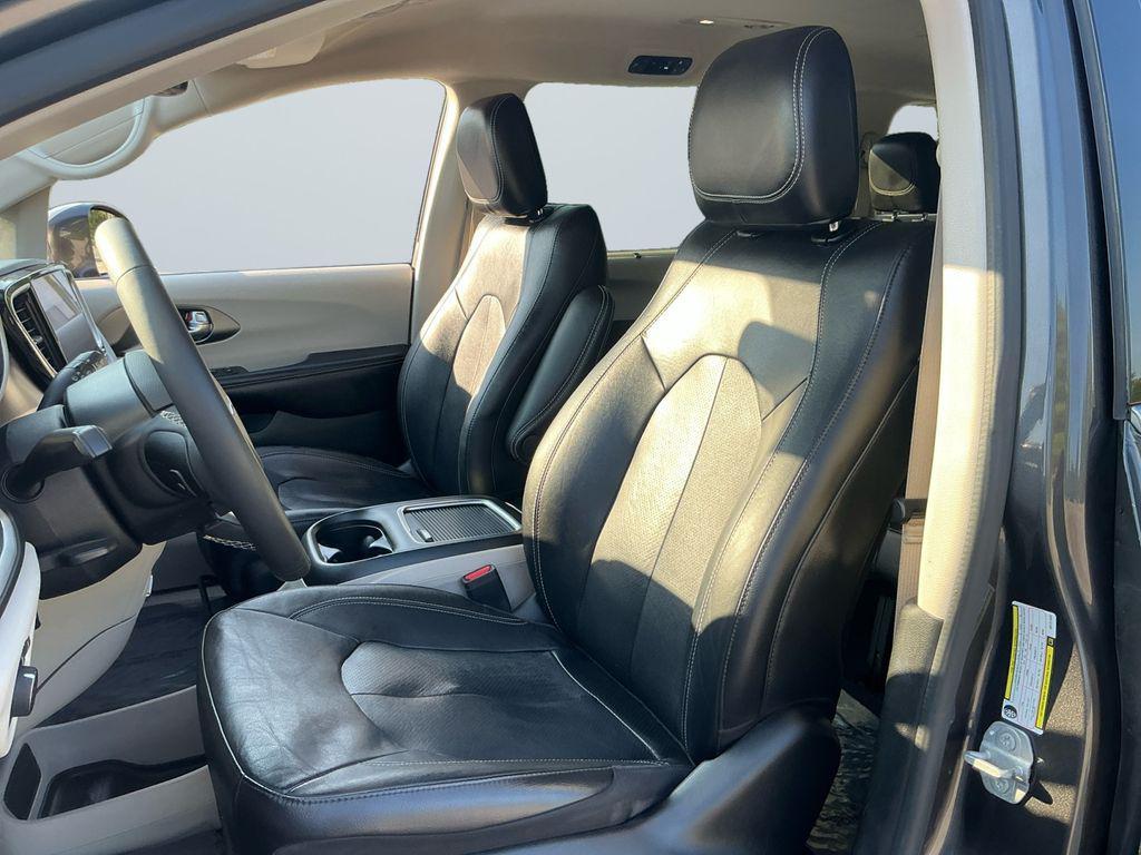 used 2022 Chrysler Pacifica car, priced at $22,000