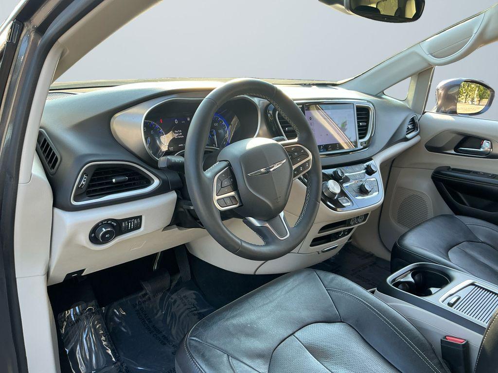 used 2022 Chrysler Pacifica car, priced at $22,000