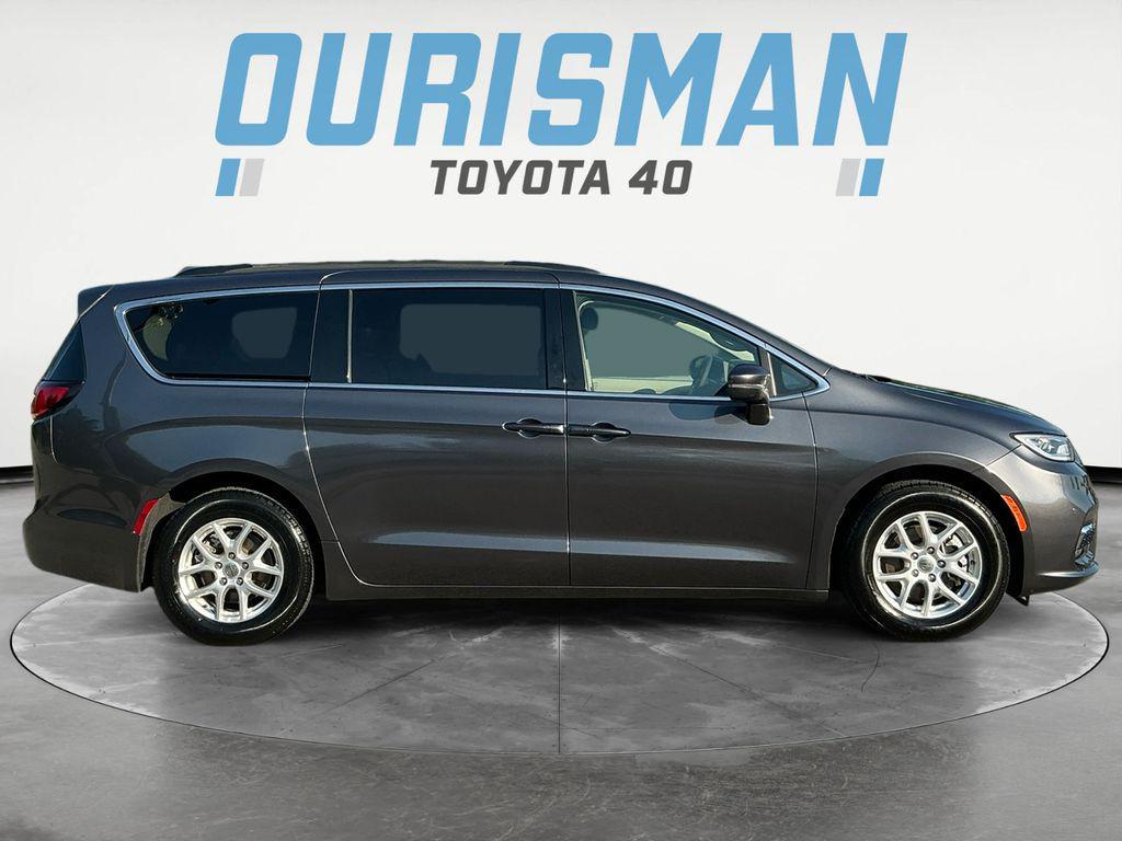 used 2022 Chrysler Pacifica car, priced at $22,000