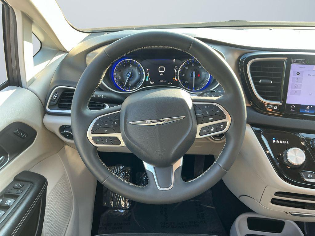 used 2022 Chrysler Pacifica car, priced at $22,000