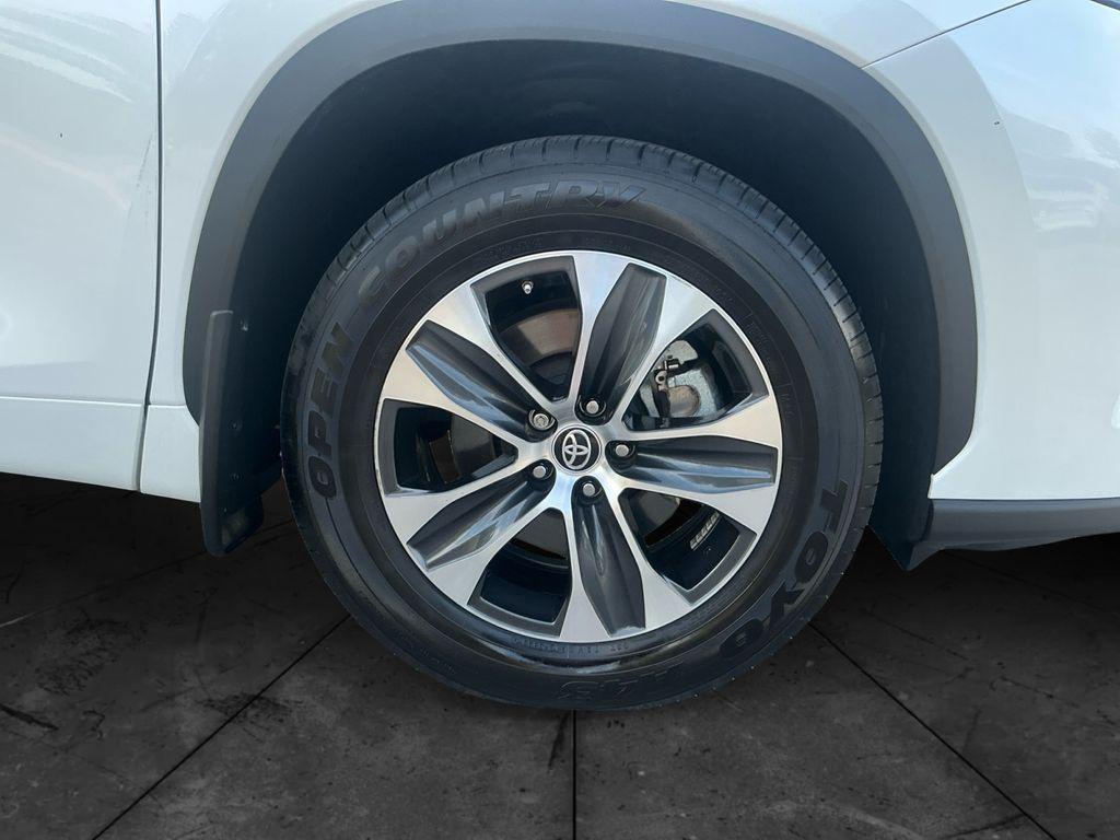 used 2024 Toyota Highlander car, priced at $41,000