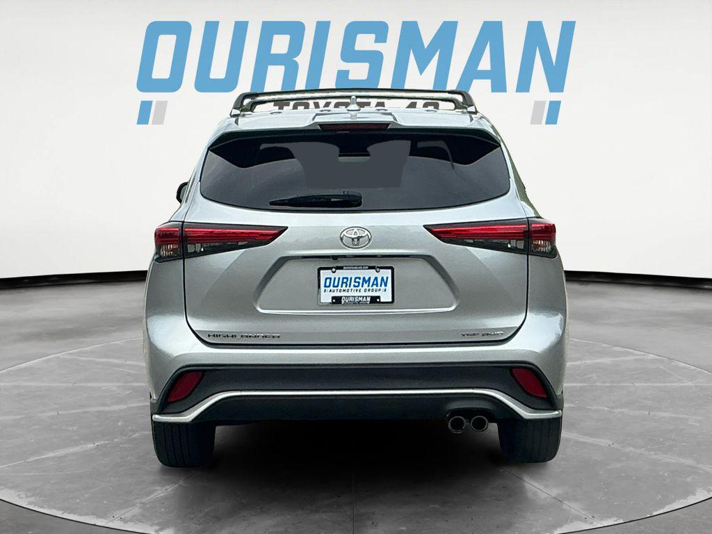 used 2021 Toyota Highlander car, priced at $35,500