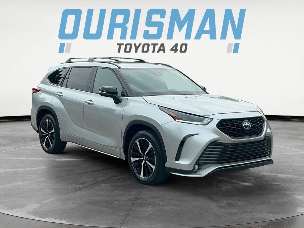used 2021 Toyota Highlander car, priced at $35,500
