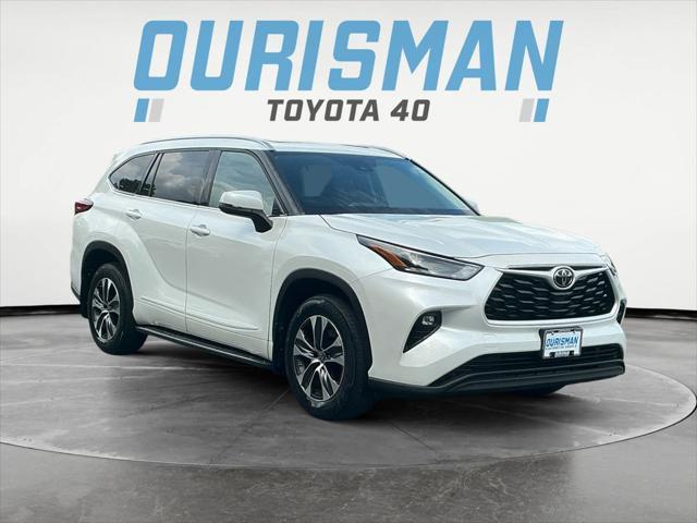 used 2022 Toyota Highlander car, priced at $38,500