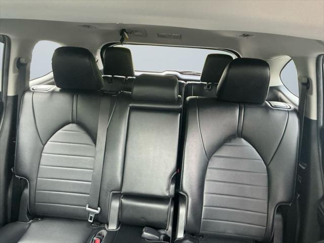 used 2022 Toyota Highlander car, priced at $38,500