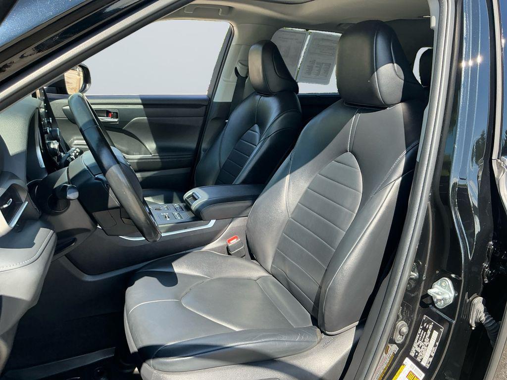 used 2022 Toyota Highlander car, priced at $34,000