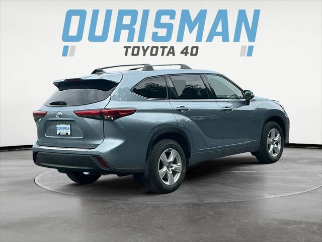 used 2022 Toyota Highlander car, priced at $31,000