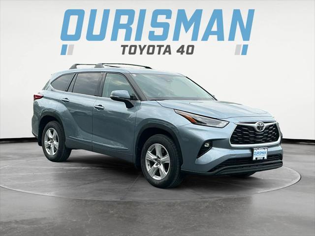 used 2022 Toyota Highlander car, priced at $31,000
