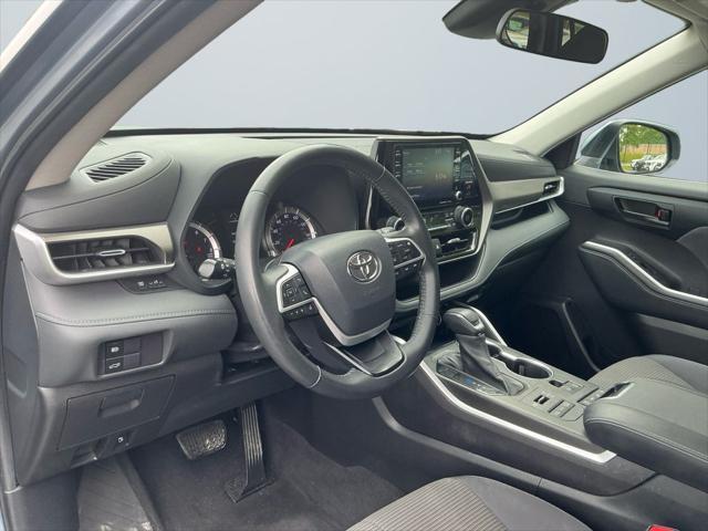 used 2022 Toyota Highlander car, priced at $31,000