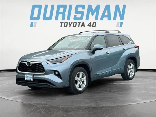 used 2022 Toyota Highlander car, priced at $31,000