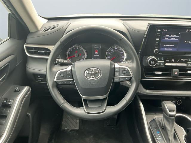 used 2022 Toyota Highlander car, priced at $31,000