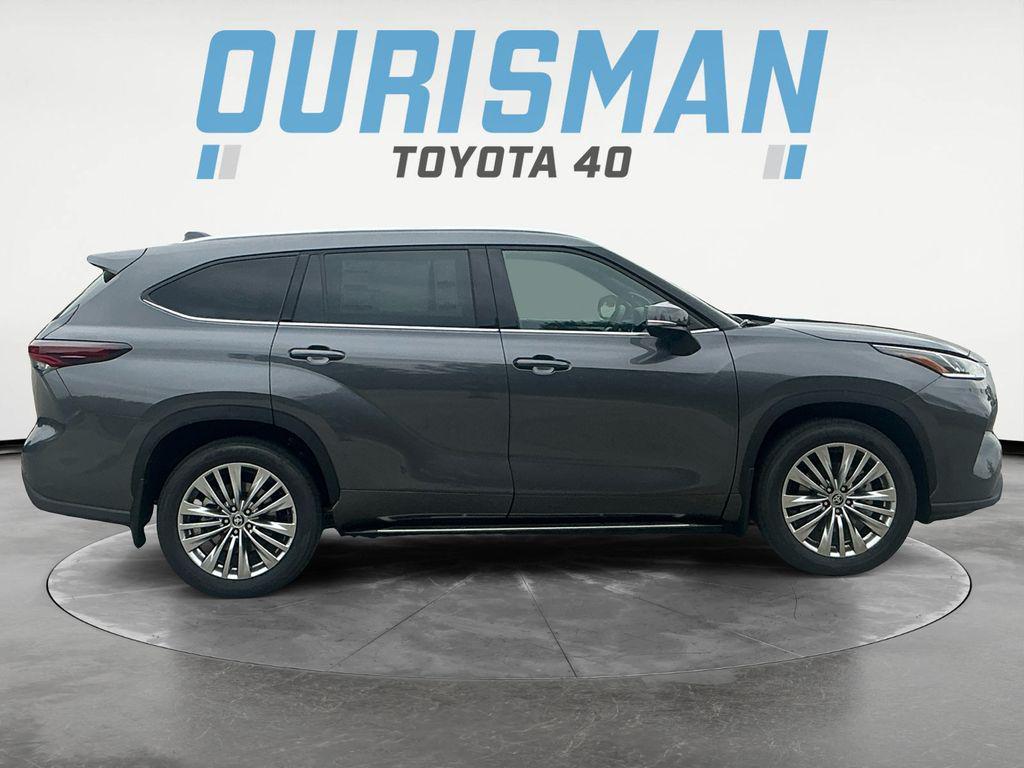 new 2025 Toyota Highlander car, priced at $55,197