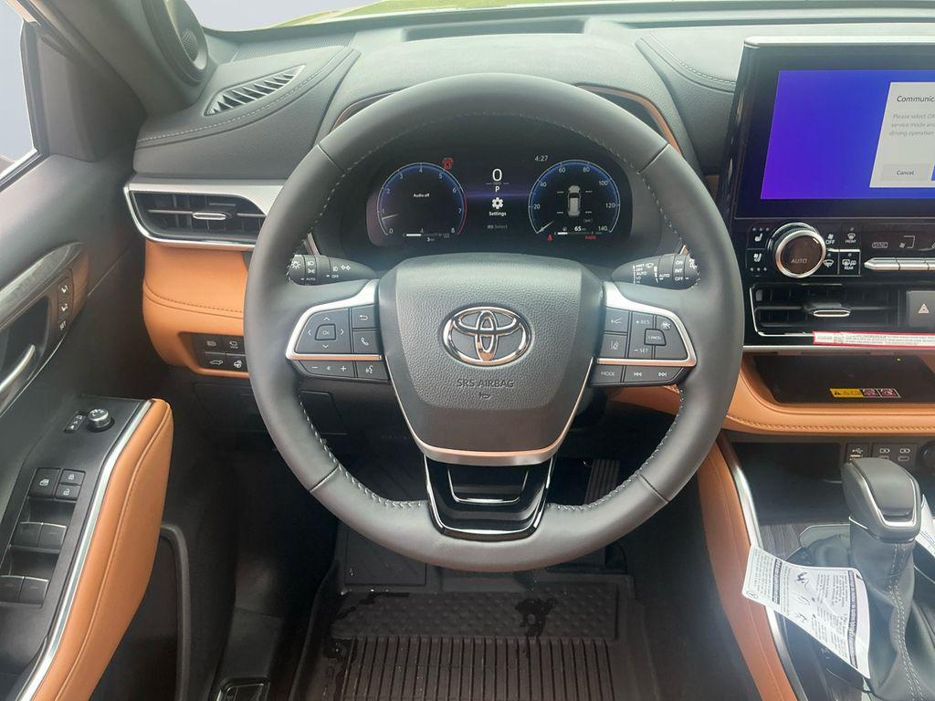 new 2025 Toyota Highlander car, priced at $55,197