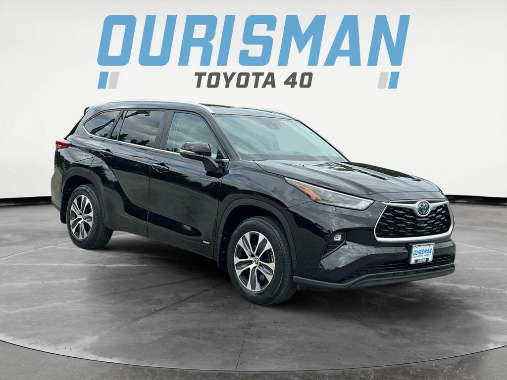 used 2023 Toyota Highlander Hybrid car, priced at $38,500