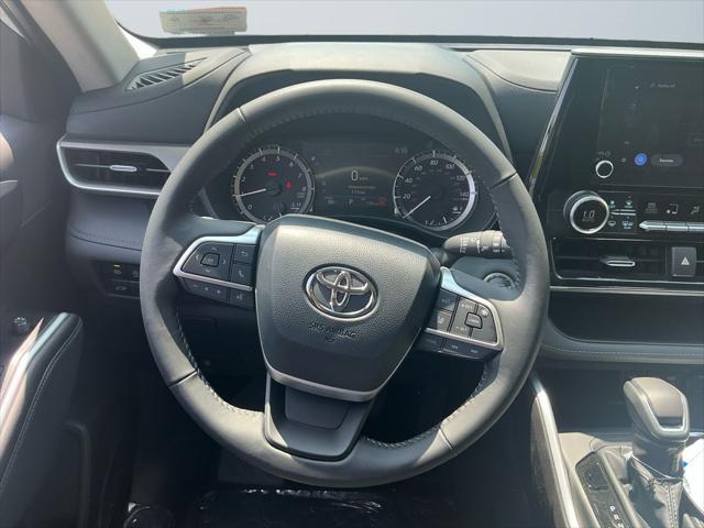 new 2025 Toyota Highlander car