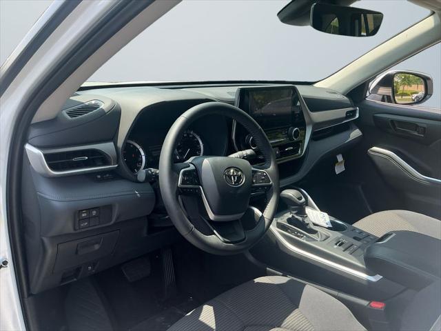 new 2025 Toyota Highlander car