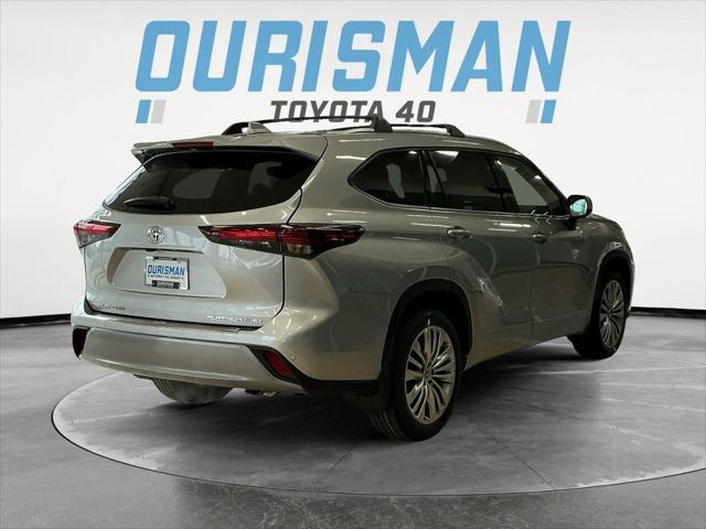 new 2025 Toyota Highlander car, priced at $54,673