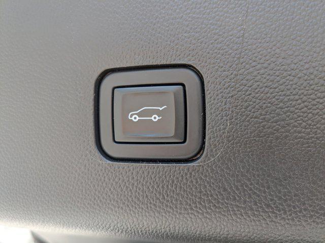 used 2021 Chevrolet Traverse car, priced at $17,984