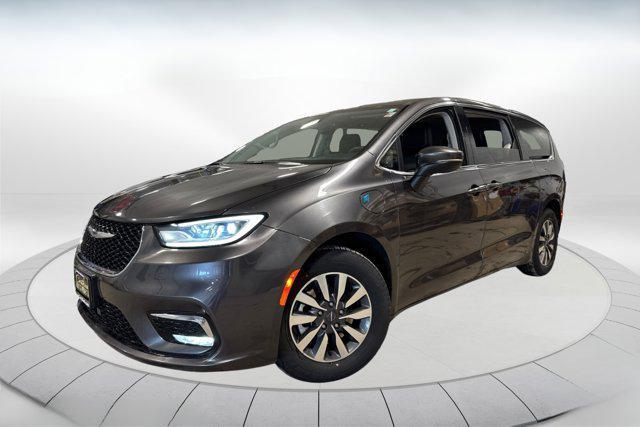 used 2023 Chrysler Pacifica Hybrid car, priced at $26,995