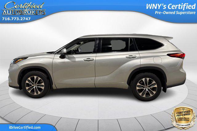 used 2021 Toyota Highlander car, priced at $32,995