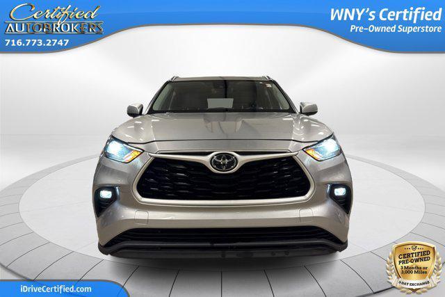 used 2021 Toyota Highlander car, priced at $32,995