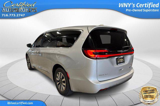 used 2022 Chrysler Pacifica Hybrid car, priced at $27,000