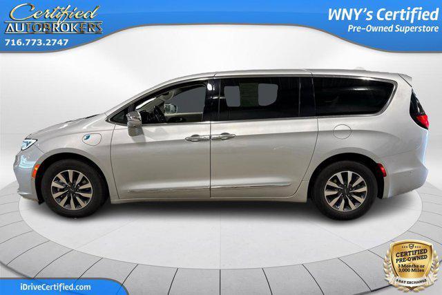 used 2022 Chrysler Pacifica Hybrid car, priced at $27,000