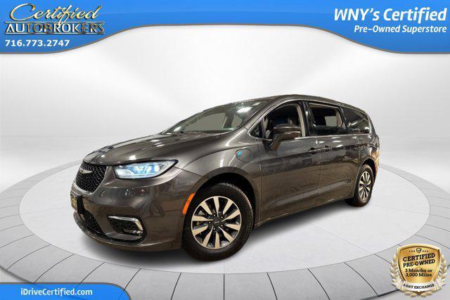 used 2022 Chrysler Pacifica Hybrid car, priced at $27,500