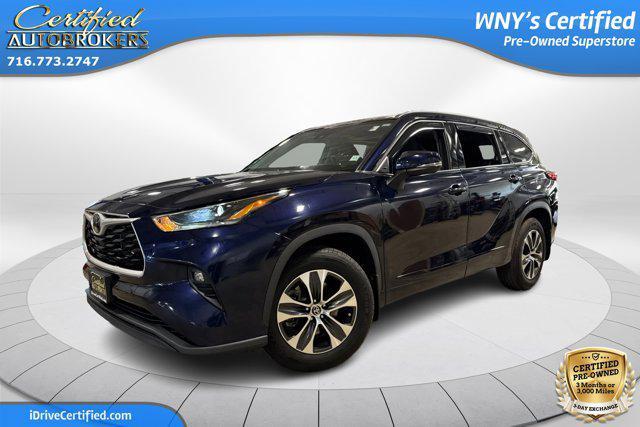 used 2021 Toyota Highlander car, priced at $32,250