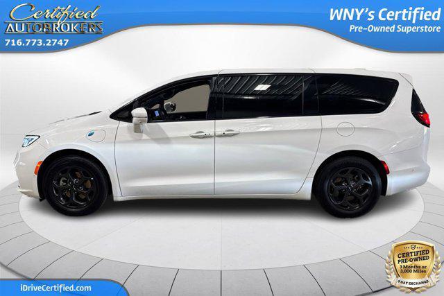 used 2022 Chrysler Pacifica Hybrid car, priced at $26,995