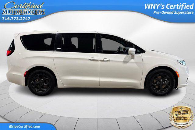 used 2022 Chrysler Pacifica Hybrid car, priced at $26,995