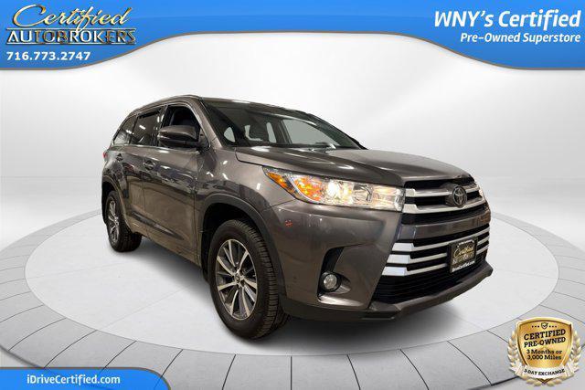 used 2018 Toyota Highlander car, priced at $23,995