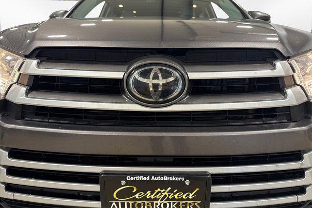 used 2018 Toyota Highlander car, priced at $23,995