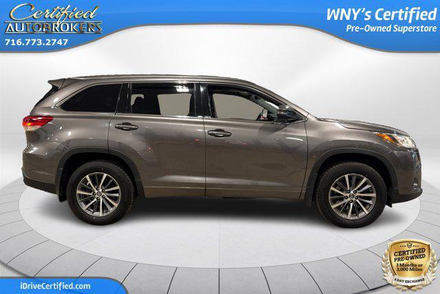 used 2018 Toyota Highlander car, priced at $23,995