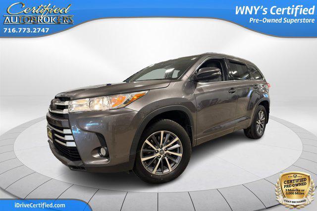 used 2018 Toyota Highlander car, priced at $23,995