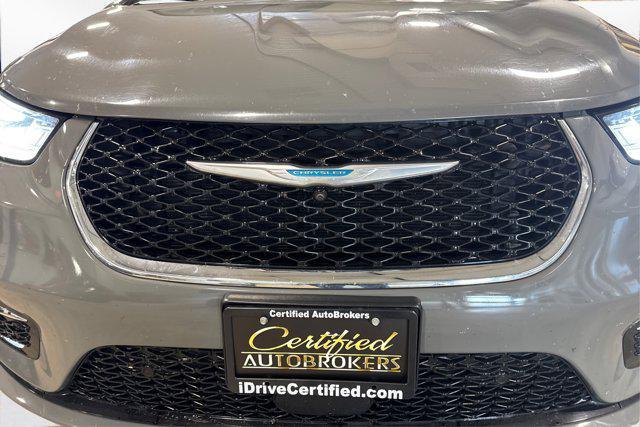 used 2021 Chrysler Pacifica Hybrid car, priced at $25,750