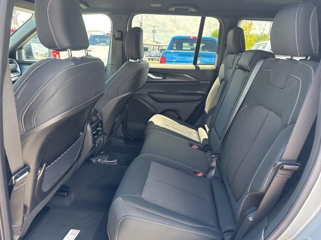 new 2025 Jeep Grand Cherokee car, priced at $32,725