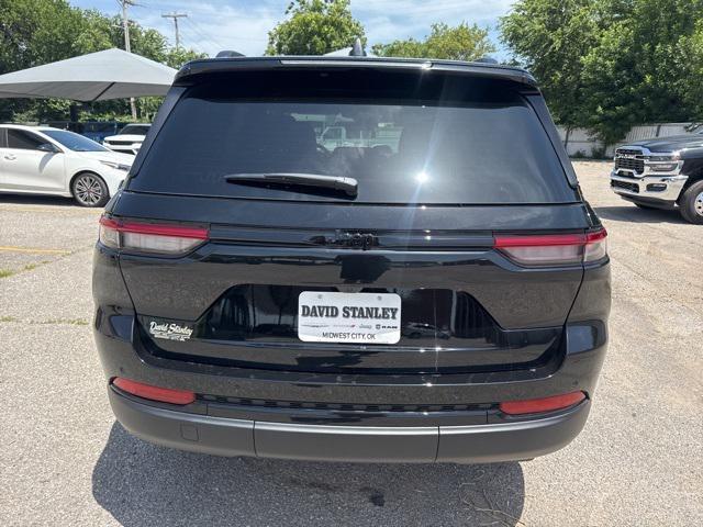 new 2025 Jeep Grand Cherokee car, priced at $44,230