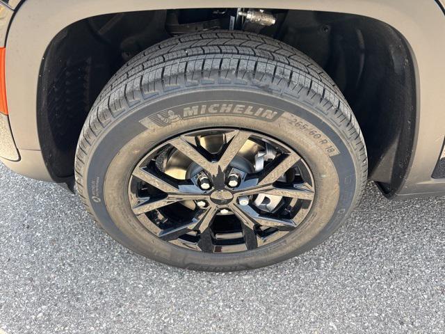 new 2025 Jeep Grand Cherokee car, priced at $44,230