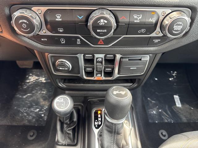 new 2025 Jeep Wrangler car, priced at $41,380