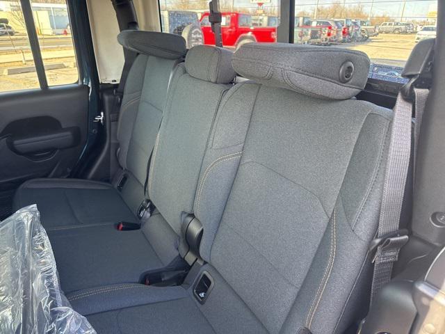 new 2025 Jeep Gladiator car, priced at $42,870