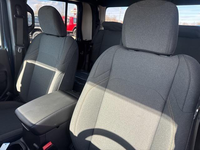 new 2025 Jeep Gladiator car, priced at $42,870