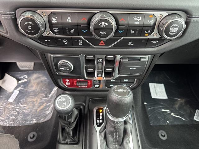 new 2025 Jeep Gladiator car, priced at $50,645