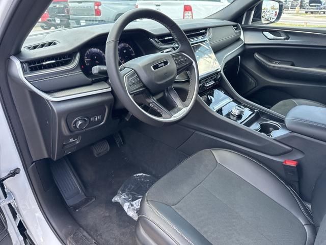 new 2025 Jeep Grand Cherokee L car, priced at $38,335