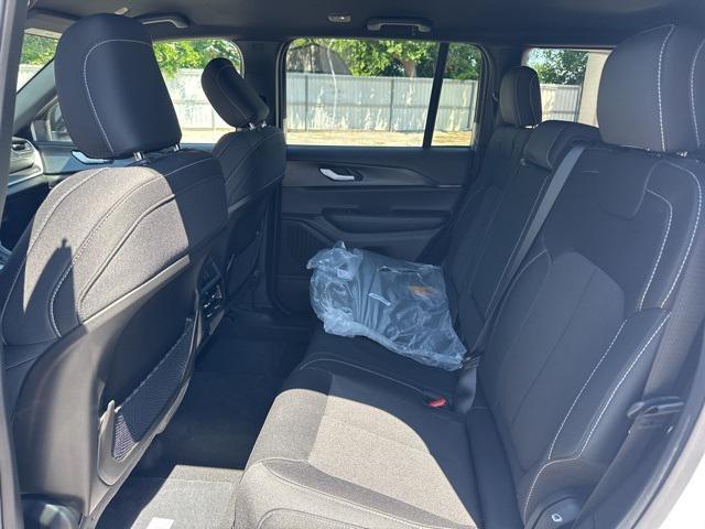 new 2025 Jeep Grand Cherokee car, priced at $32,130