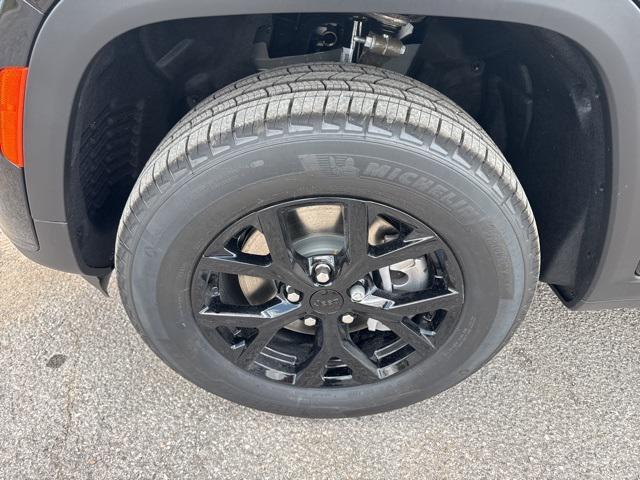 new 2025 Jeep Grand Cherokee L car, priced at $38,930