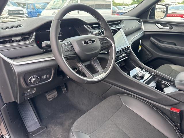 new 2025 Jeep Grand Cherokee L car, priced at $38,930
