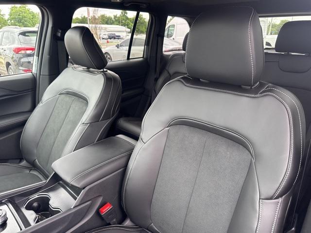 new 2025 Jeep Grand Cherokee car, priced at $37,830