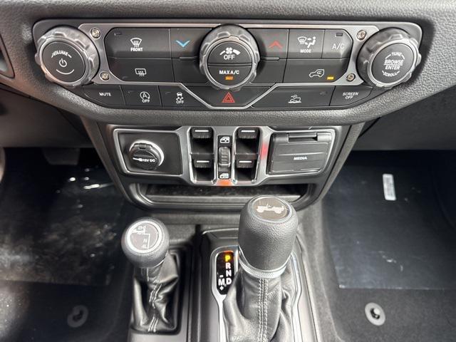 new 2026 Jeep Wrangler car, priced at $43,625