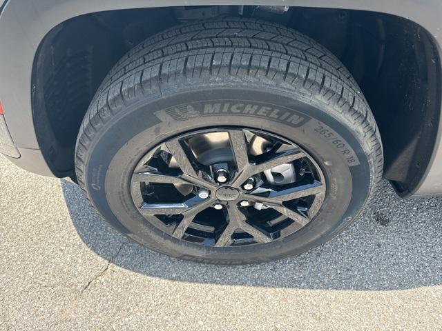 new 2024 Jeep Grand Cherokee car, priced at $34,930